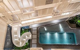 โรงแรมย่าน ราชวัตร